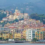 Bilocale Vista Mare Con Piscina - Happy Apartament San Remo