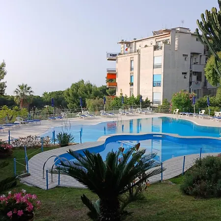 Apartment Bilocale Vista Mare Con Piscina - Happy