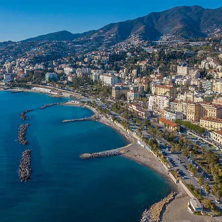 Bilocale Vista Mare Con Piscina - Happy * San Remo