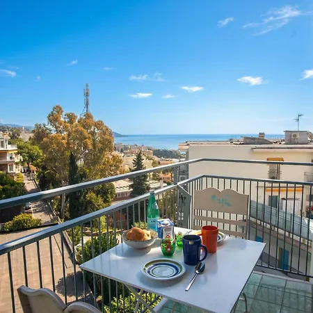 Bilocale Vista Mare Con Piscina Seaview Balcony & Pool - Happy