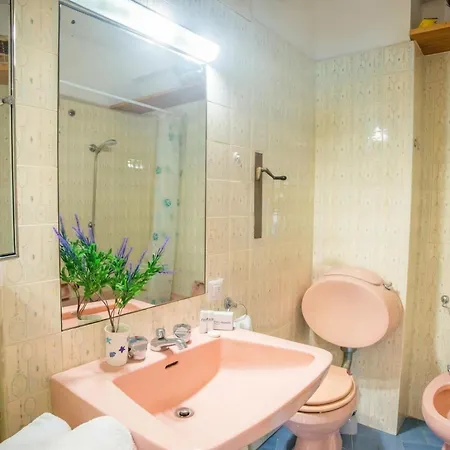 Apartamento Bilocale Vista Mare Con Piscina Seaview Balcony & Pool - Happy