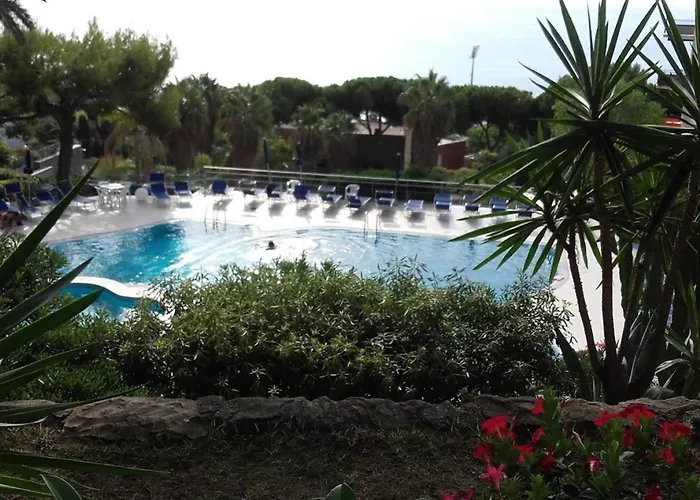 Bilocale Vista Mare Con Piscina - Happy 아파트 산레모